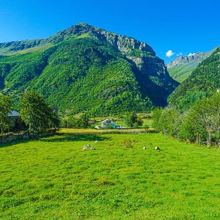 Givi Kakhiani'S Guesthouse Zhabeshi Exteriör bild