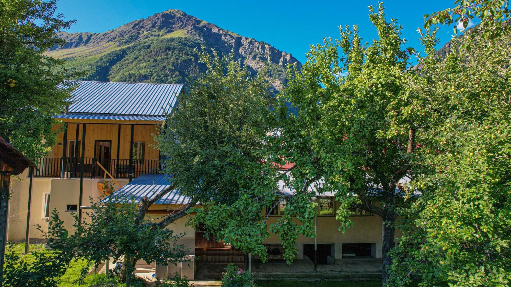 Givi Kakhiani'S Guesthouse Zhabeshi Exteriör bild