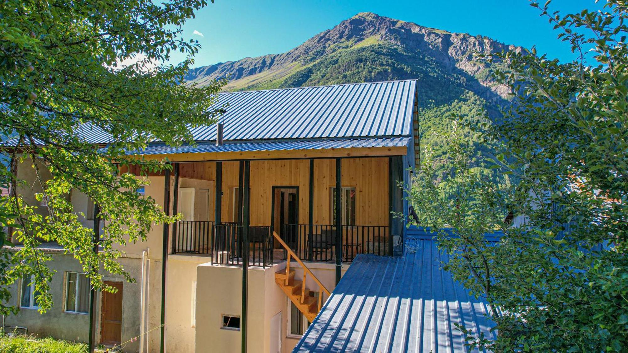Givi Kakhiani'S Guesthouse Zhabeshi Exteriör bild