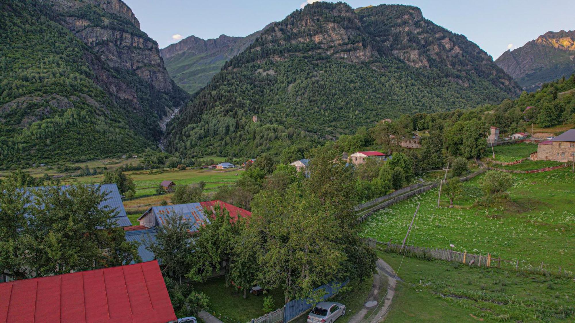 Givi Kakhiani'S Guesthouse Zhabeshi Exteriör bild