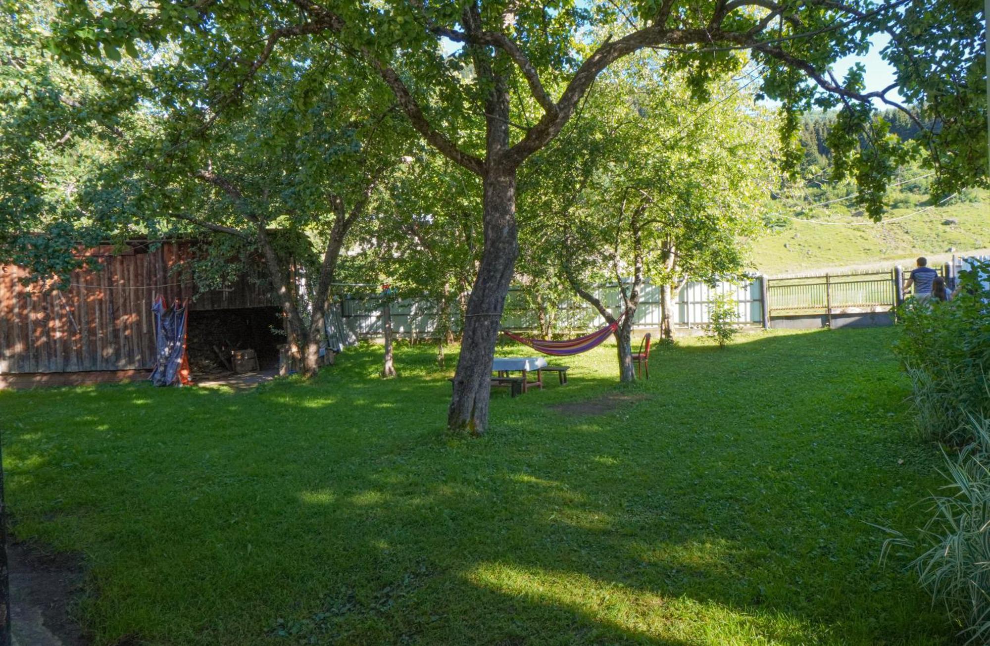 Givi Kakhiani'S Guesthouse Zhabeshi Exteriör bild