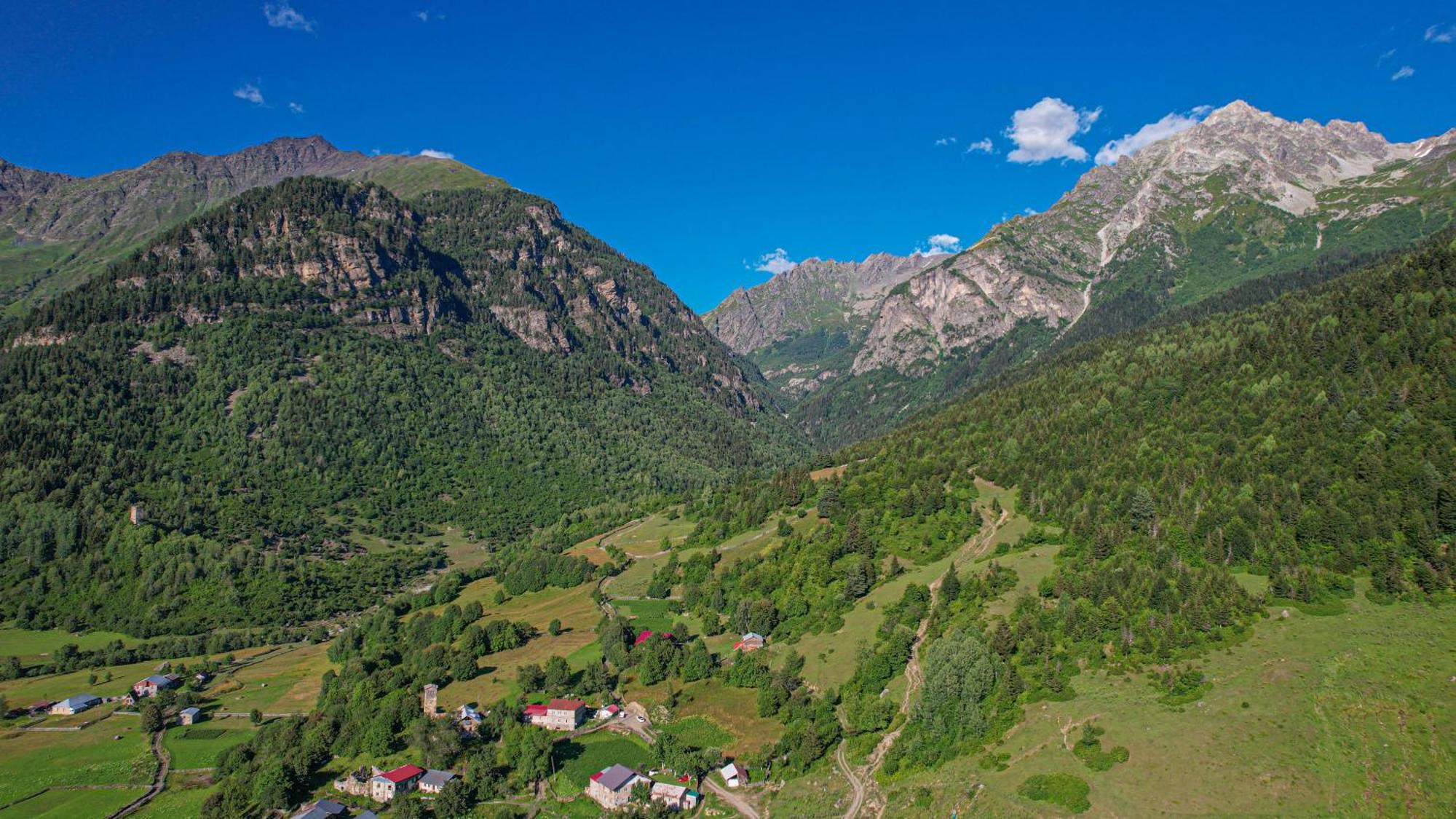 Givi Kakhiani'S Guesthouse Zhabeshi Exteriör bild
