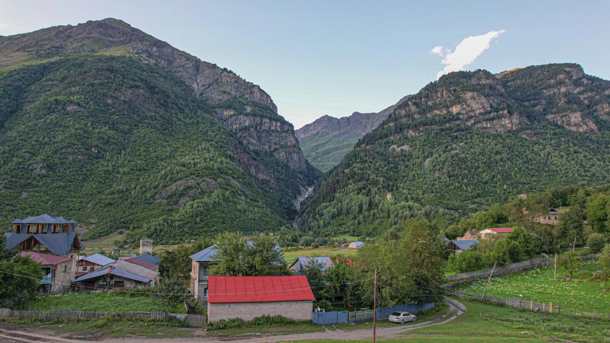 Givi Kakhiani'S Guesthouse Zhabeshi Exteriör bild