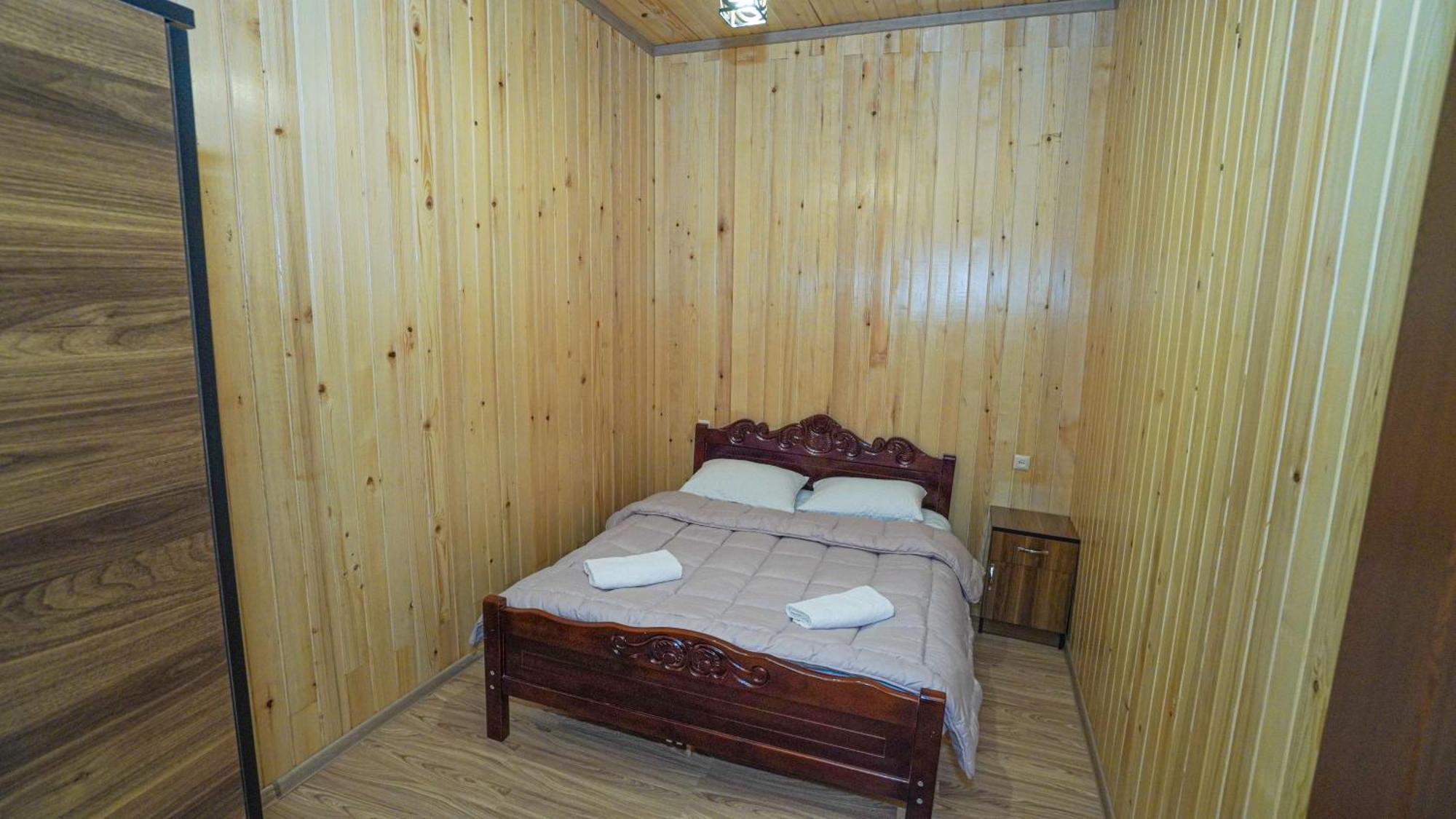 Givi Kakhiani'S Guesthouse Zhabeshi Exteriör bild