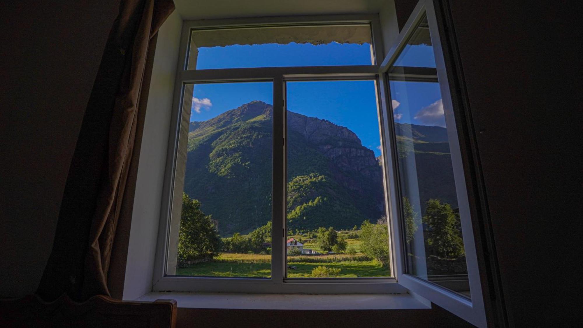 Givi Kakhiani'S Guesthouse Zhabeshi Exteriör bild
