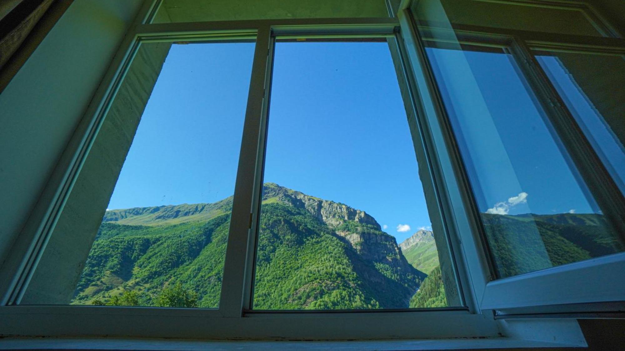 Givi Kakhiani'S Guesthouse Zhabeshi Exteriör bild
