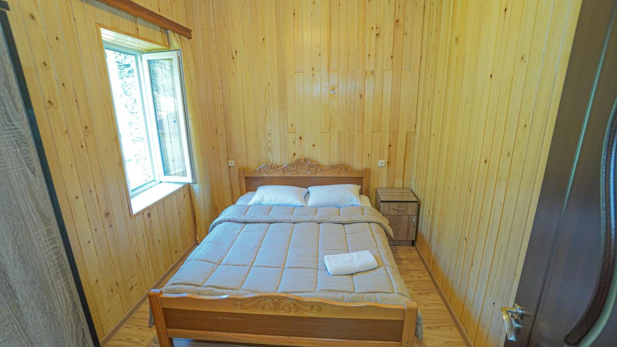 Givi Kakhiani'S Guesthouse Zhabeshi Exteriör bild