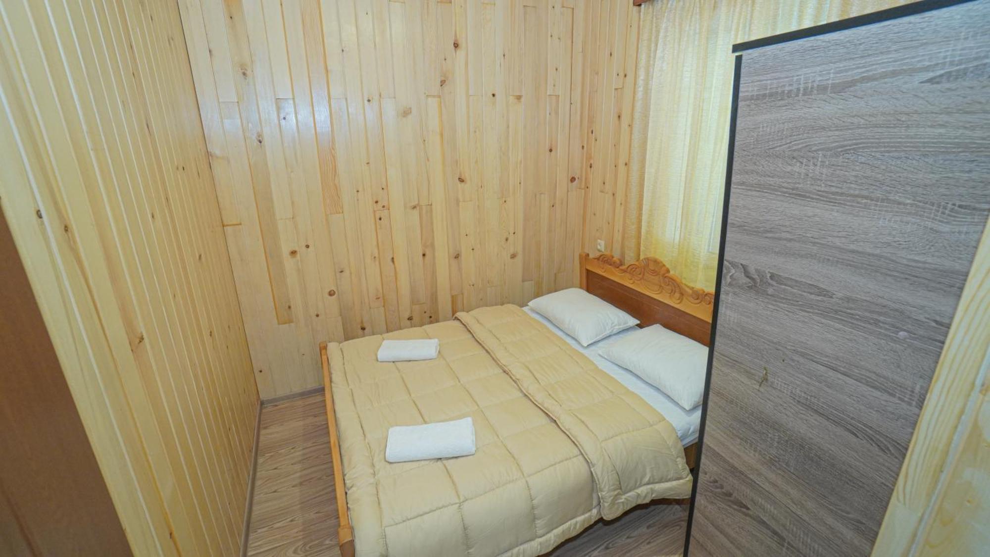 Givi Kakhiani'S Guesthouse Zhabeshi Exteriör bild